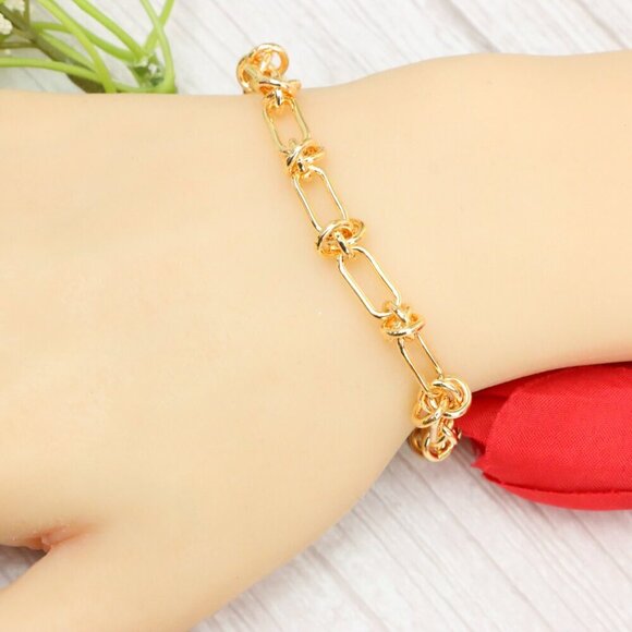 "Trendy Handmade Bracelet – A Thoughtful Gift for Girls & Women | UNVRC1632 - Picture 8 of 10